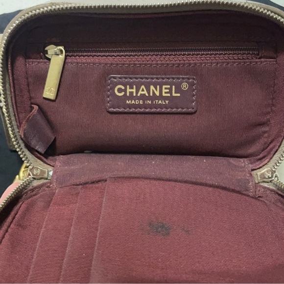 Authentic Chanel crossbody - Picture 11 of 15